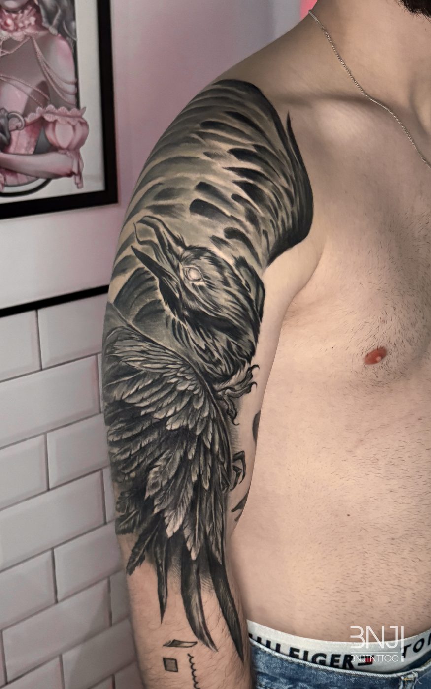 Ala de ángel, pieza en el pecho, blanco y negro